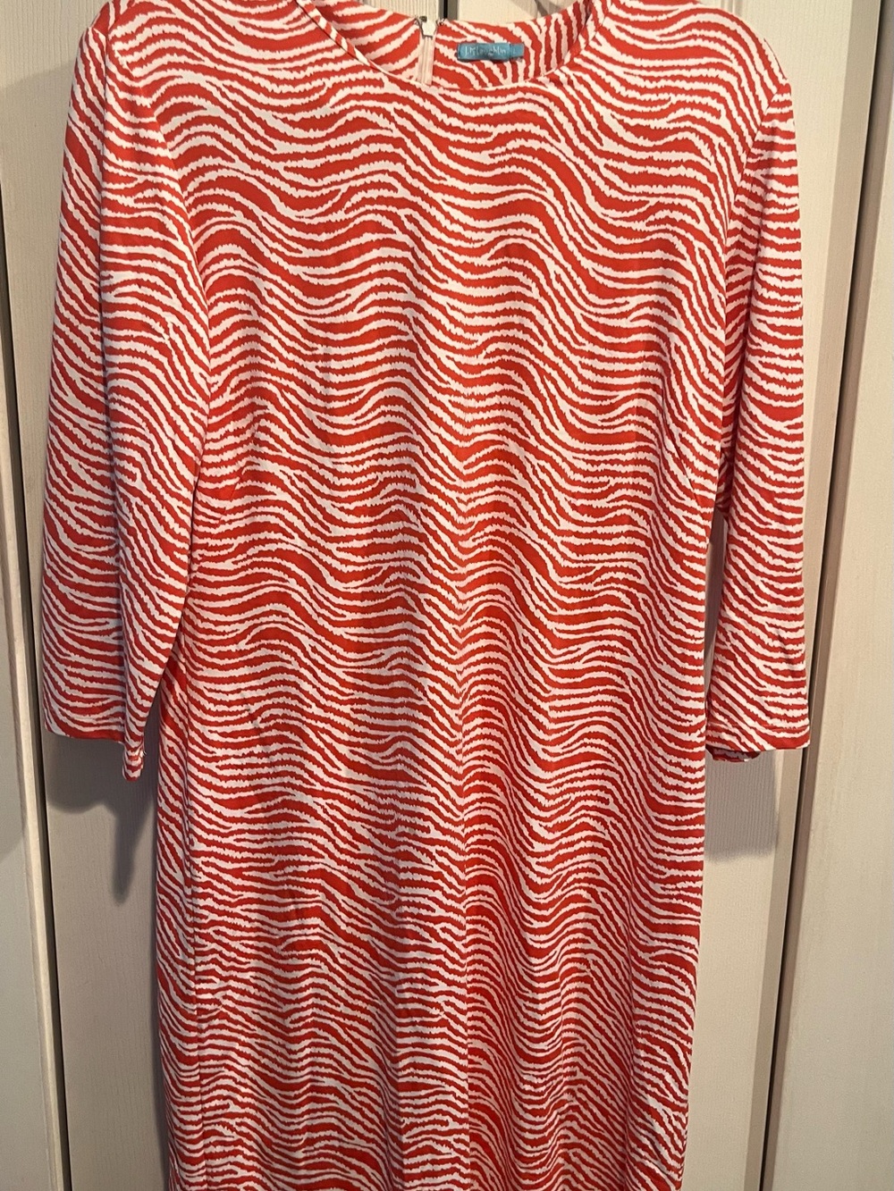 J McLaughlin Midi Shift Dress in Red and White Wave Print Sz L